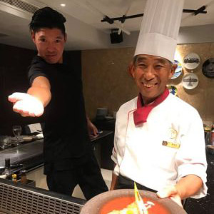 鐵板燒料理資歷有三十餘年